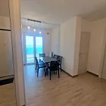 Delfino Fronte Mare Apartment