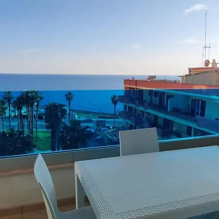 Apartment Delfino Fronte Mare *