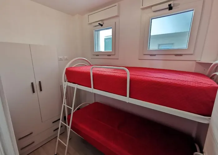 Delfino Fronte Mare Apartment *