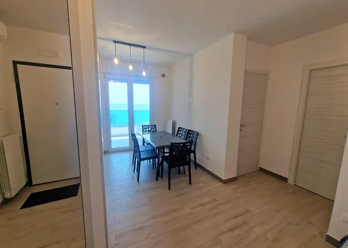 Delfino Fronte Mare Apartment