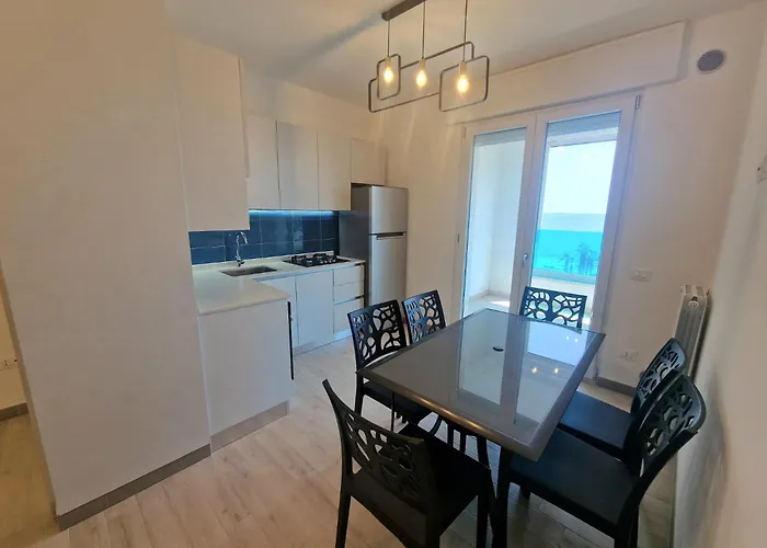 Apartment Delfino Fronte Mare